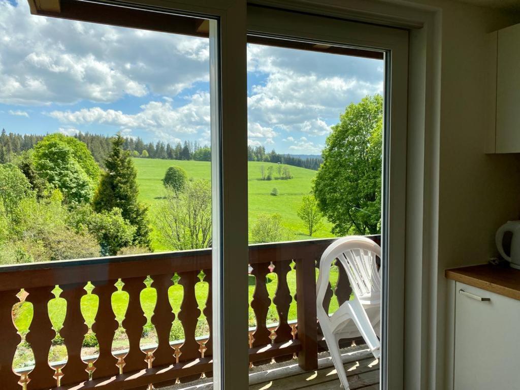 Gaestehaus Steiert Fewo Kuhbergblick Lenzkirch Exterior foto